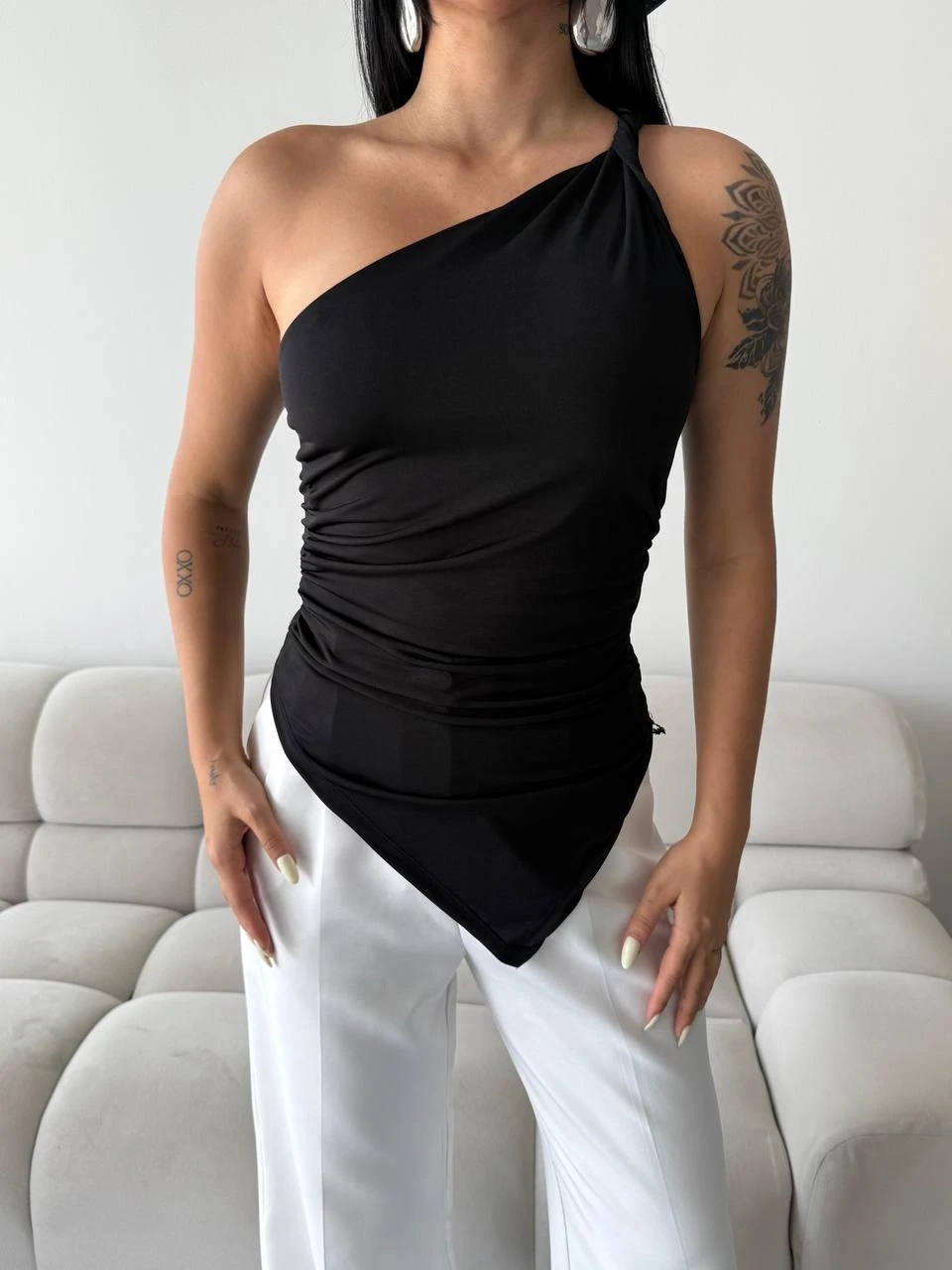 Kadın Siyah Tek Omuz Asimetrik Kesim Sandy Bluz HZL25S-FRY123241