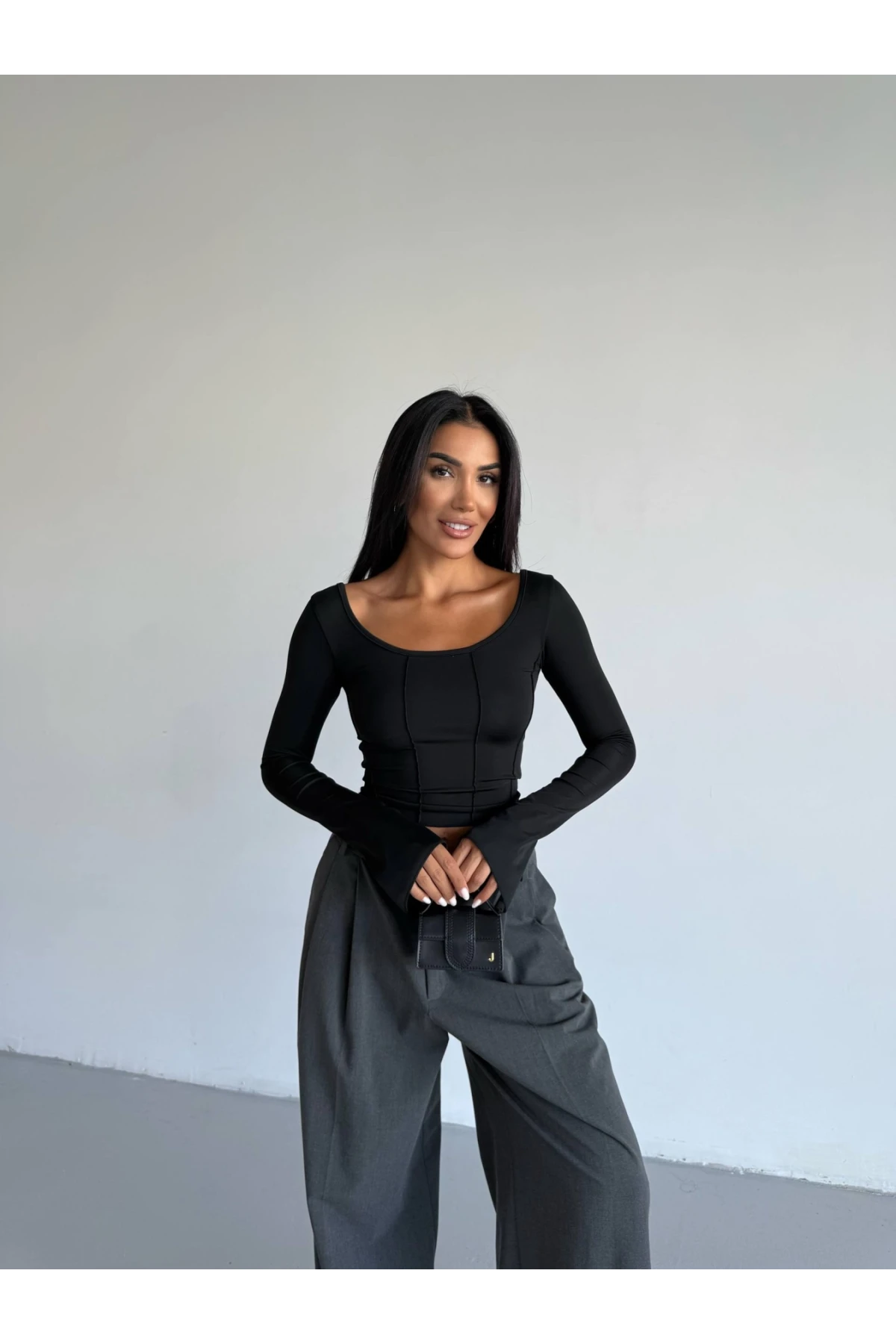 Kadın Siyah Uzun Kollu Arkası Bağlamalı Fit Kesim Crop Bluz HZL25W-FRY122771