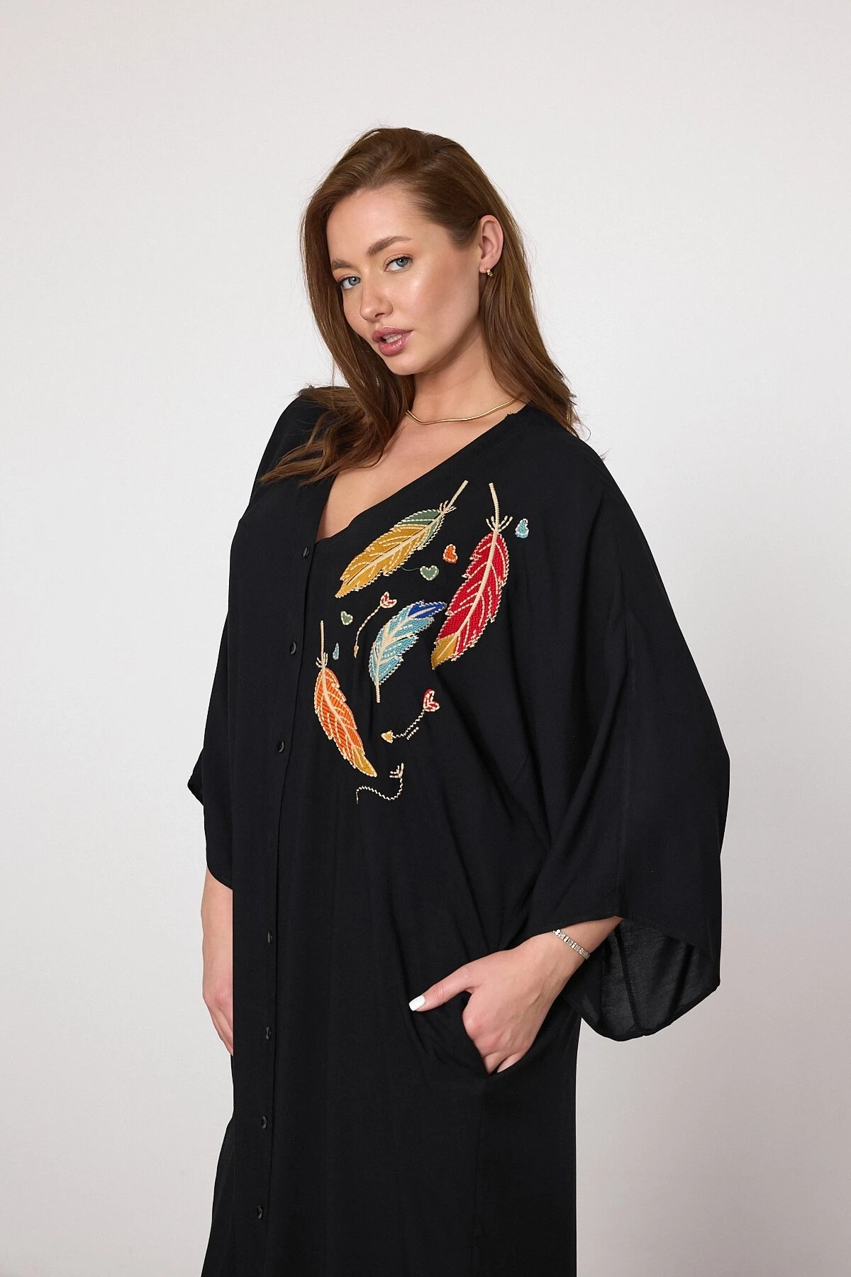 Kadın Siyah V Yaka Nakış Detaylı Büyük Beden Gömlek Elbise HZL25S-VM10421
