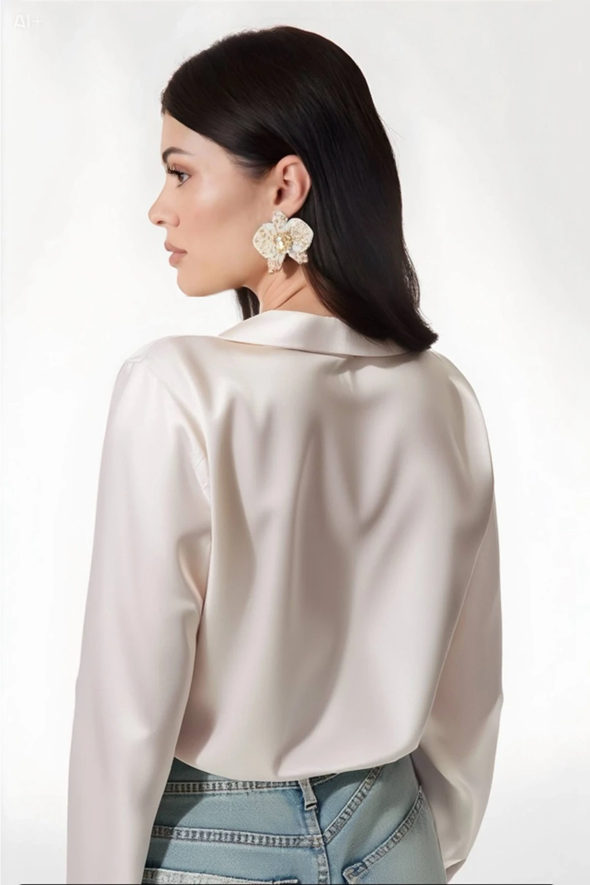 Kadın Yeni Krem Hafif Dökümlü Saten Yüzeyli Gömlek HZL22W-BD139641