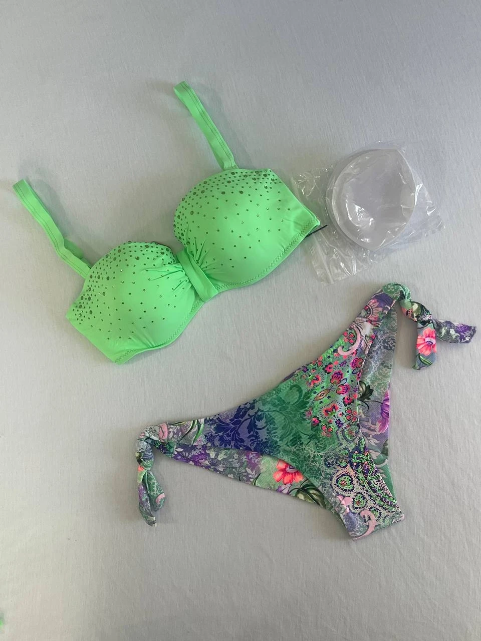 Kadın Yeşil Taş İşlemeli 3 Parça Bikini Takım HZL25S-LC3315