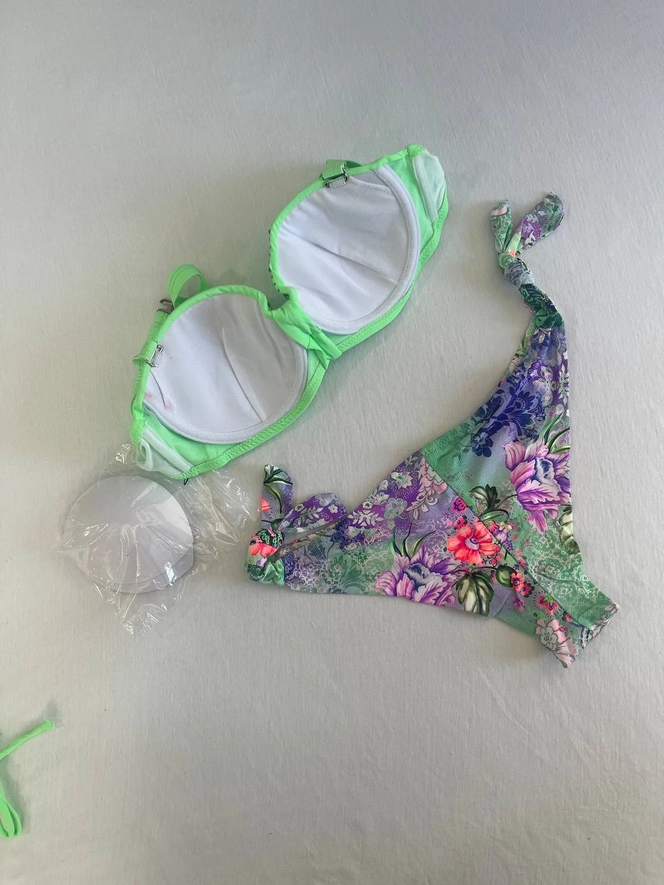 Kadın Yeşil Taş İşlemeli 3 Parça Bikini Takım HZL25S-LC3315