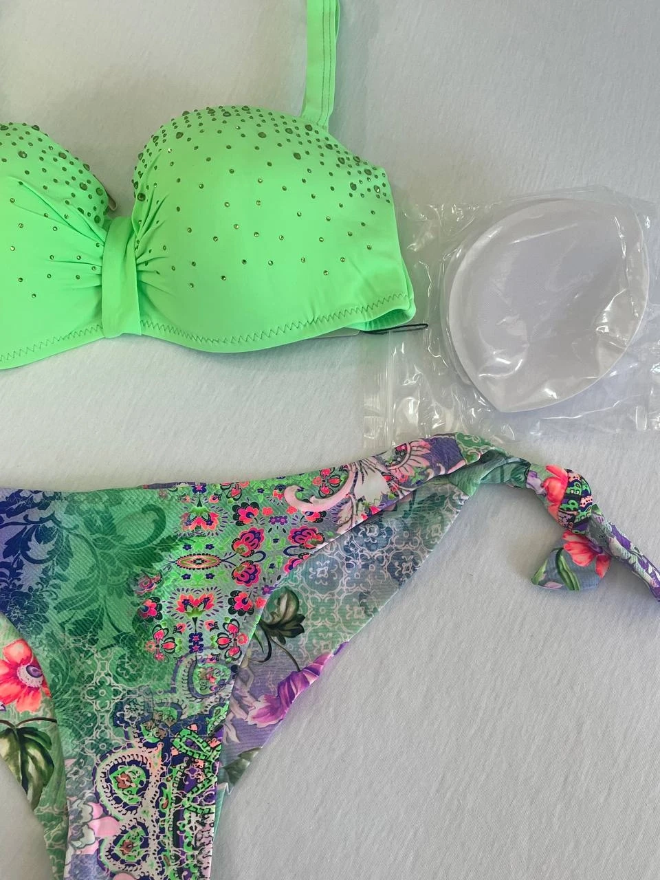 Kadın Yeşil Taş İşlemeli 3 Parça Bikini Takım HZL25S-LC3315