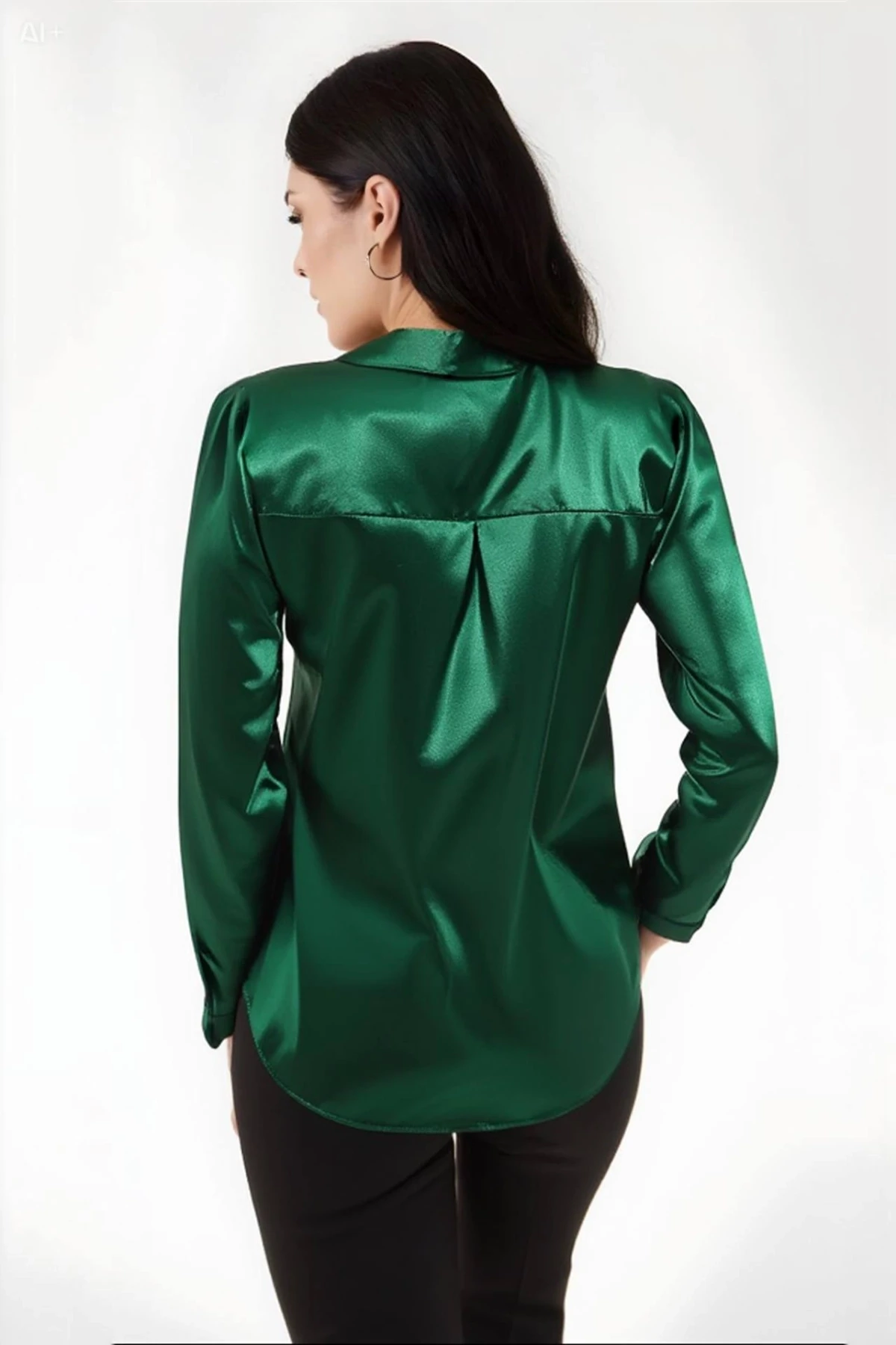 Kadın Zümrüt Yeşili Hafif Dökümlü Saten Yüzeyli Gömlek HZL22W-BD139641