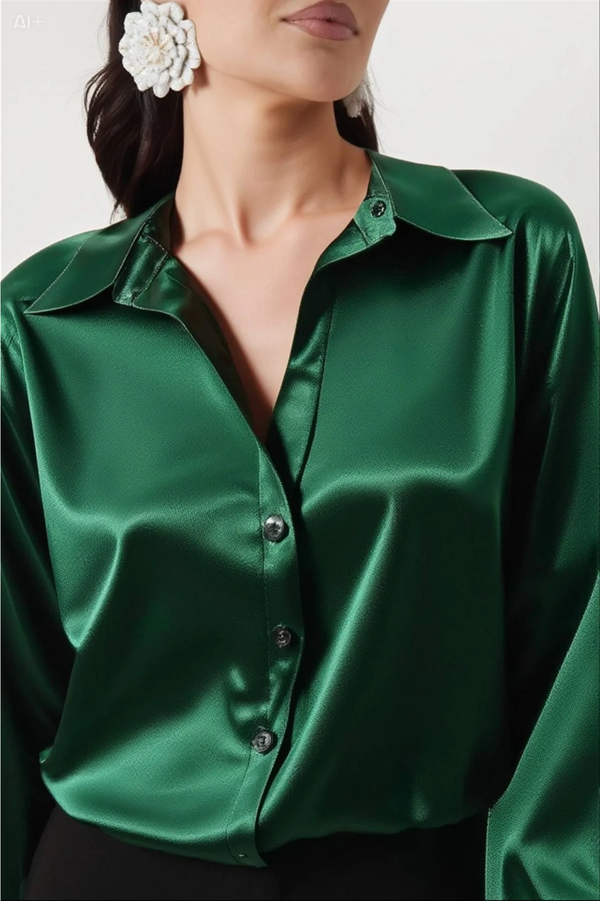 Kadın Zümrüt Yeşili Hafif Dökümlü Saten Yüzeyli Gömlek HZL22W-BD139641