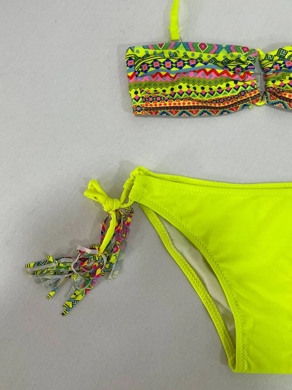 Kız Çocuk Sarı Çok Renkli  İp Detaylı Astarlı 4-12 Yaş Üçgen Bikini Takım HZL24S-LC1904