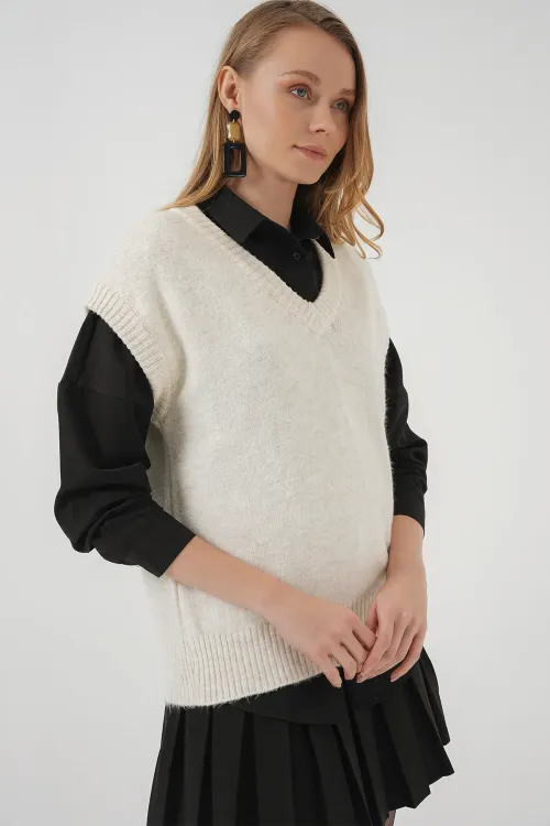 15914 V Yaka Triko Süveter - Ekru