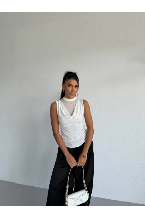 Kadın Beyaz Tül Detay Degaje Yaka Yanlardan Drapeli Sandy Bluz HZL26S-FRY123791