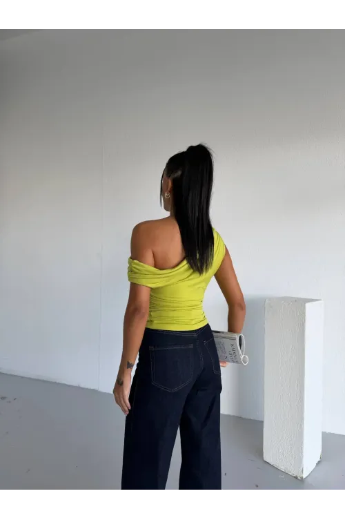 Kadın Fıstık Yeşil Yandan Drapeli Kayık Yaka Sandy Bluz HZL25S-FRY123201