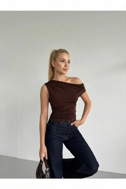 Kadın Kahverengi Yeşil Yandan Drapeli Kayık Yaka Sandy Bluz HZL25S-FRY123201