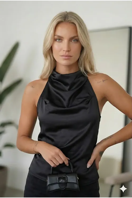 Kadın Siyah Halter Yaka Saten Kumaş Sırt Dekolteli Bluz HZL26W-FRY123801