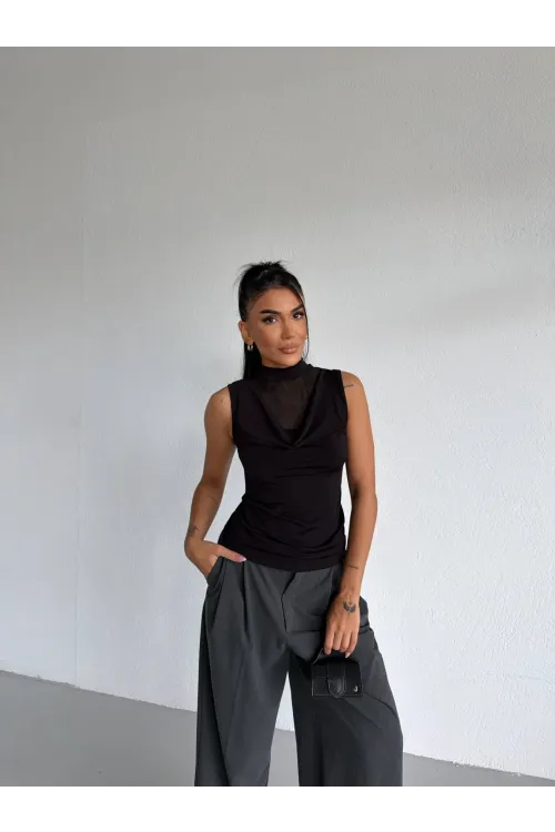 Kadın Siyah Tül Detay Degaje Yaka Yanlardan Drapeli Sandy Bluz HZL26S-FRY123791