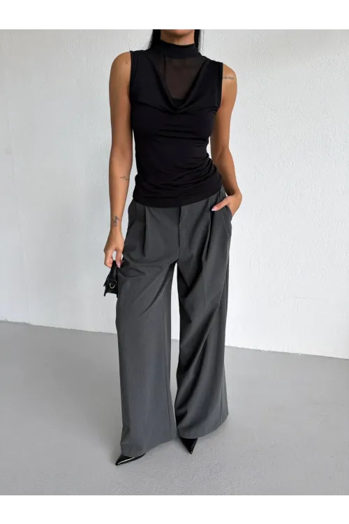 Kadın Siyah Tül Detay Degaje Yaka Yanlardan Drapeli Sandy Bluz HZL26S-FRY123791