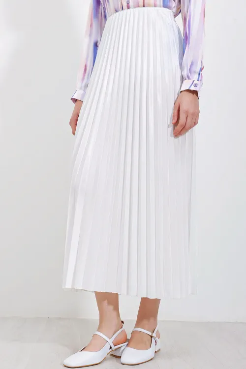 8009 Deri Görünümlü Piliseli Etek - Beyaz