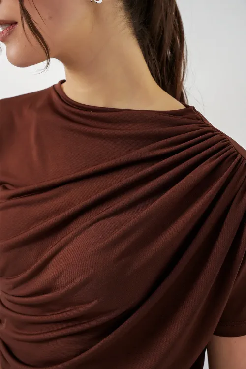 Büzgü Detaylı Kısa Kol Sandy Bluz 945 - Kahverengi