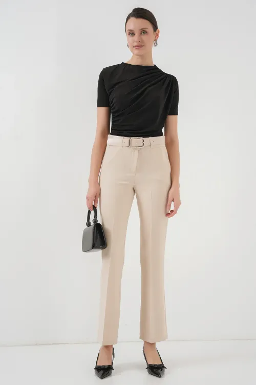 Büzgü Detaylı Kısa Kol Sandy Bluz 945 - Siyah