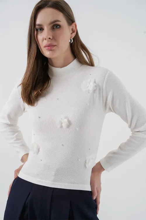 Kadın Çiçekli Örme Bluz 978 - Beyaz