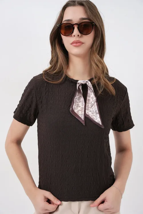 Kadın Kısa Kol Fularlı Örme Bluz 981 - Kahverengi