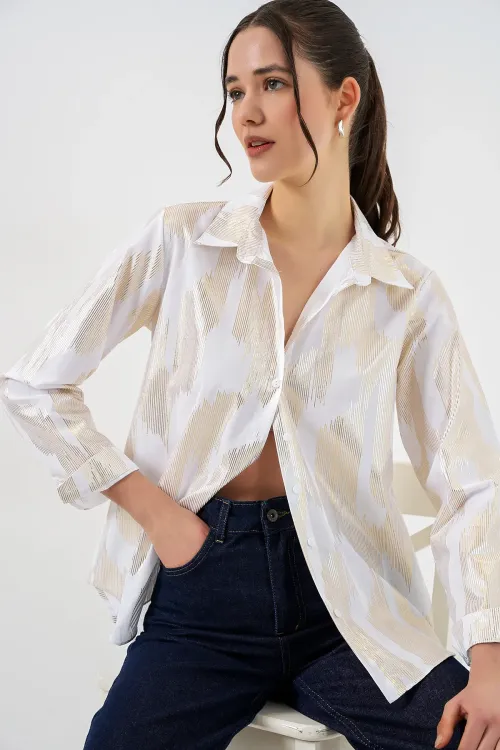 Kadın Beyaz Gold Varak Desenli Gömlek 20253