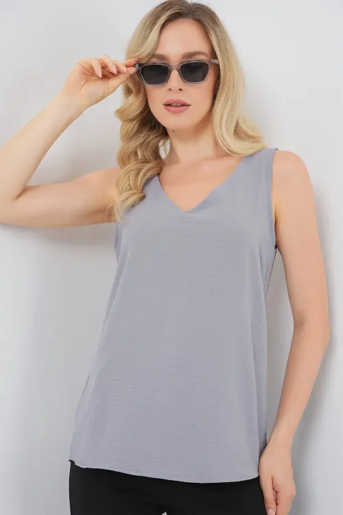 V Yaka Sıfır Kol Bluz 950 - Gri