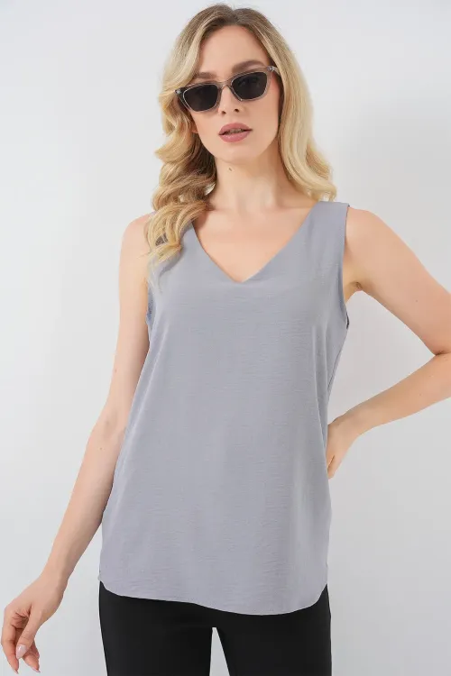 V Yaka Sıfır Kol Bluz 950 - Gri