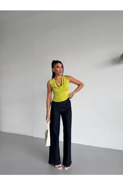 Kadın Fıstık Degaje Yaka Yanlardan Drapeli Sandy Bluz HZL25S-FRY123131