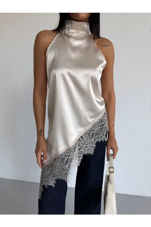 Kadın Krem Halter Yaka Dantel İşlemeli Asimetrik Saten Bluz HZL26S-FRY123901
