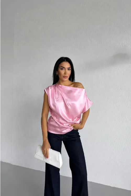 Kadın Pembe Tek Omuz Asimetrik Kesim Saten Bluz HZL26W-FRY121171