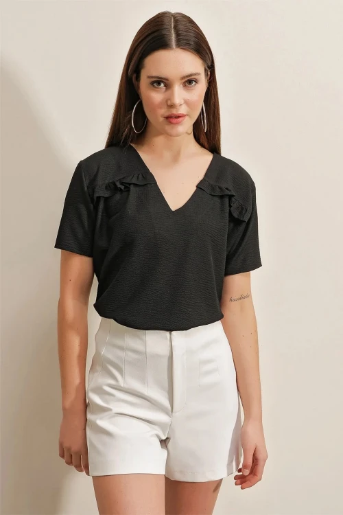 Kadın Siyah Oversize Fırfırlı V Yaka Örme Bluz HZL23S-BD104581