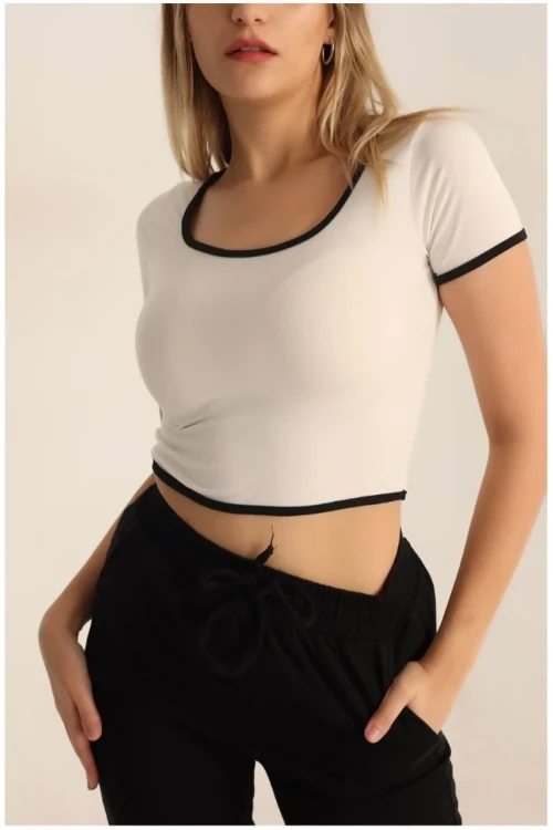 Kadın Bej Siyah Biyeli Kısa Kol Likralı SendyCrop Bluz HZL24S-SND190901