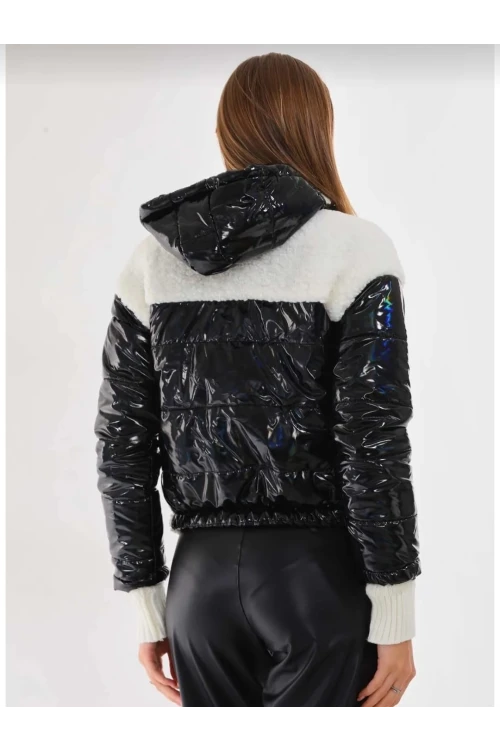 Kadın Beyaz Siyah Rugan  İçi Astarlı Beli Lastikli Kapüşonlu Crop Peluş Mont HZL24W-BRC144441