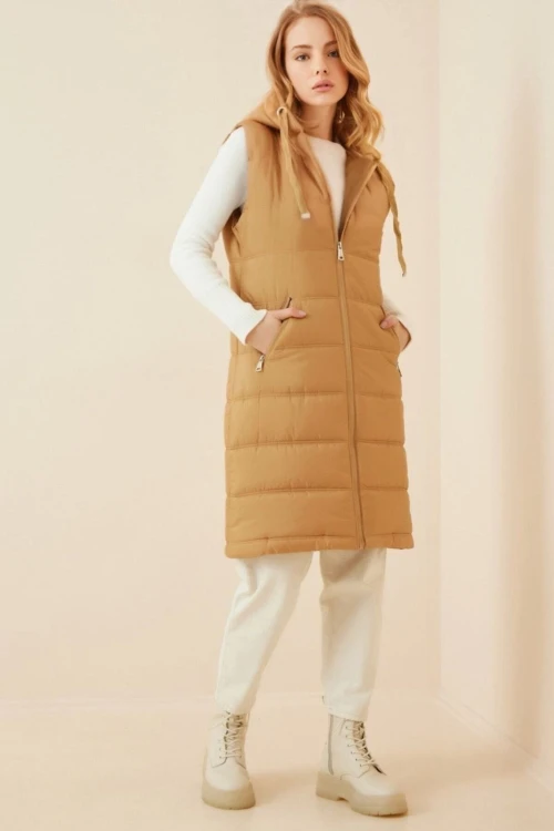 Kadın Camel Sabit Kapüşonlu Astarlı Uzun Şişme Yelek HZL22W-BD151401