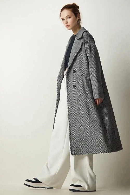 Kadın Gri Yünlü  Düğmeli Çift Cepli Astarlı Geniş Kalıp Kaban HZL24W-BD191131