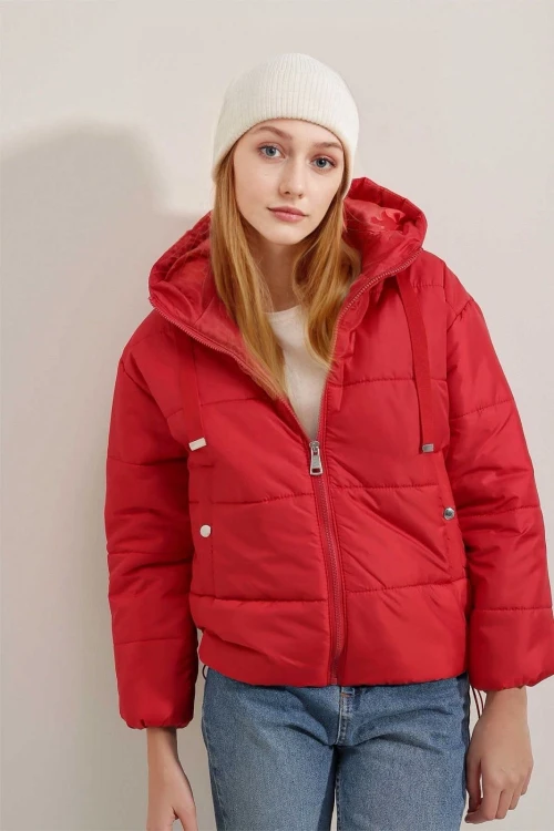 Kadın Kırmızı Kapüşonlu Bel Büzgülü Şişme Mont HZL22W-BD151171