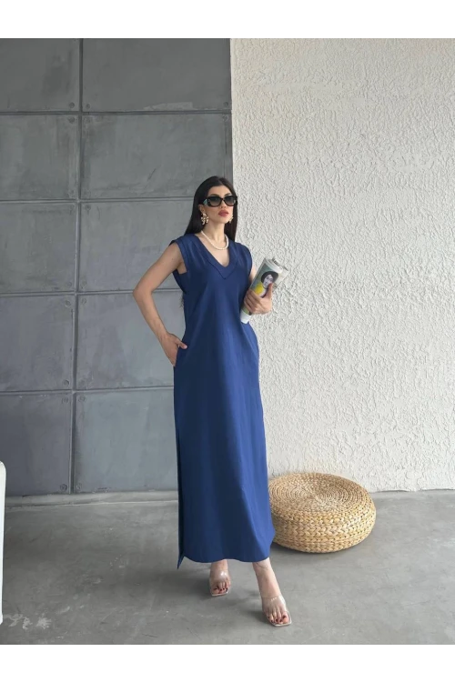 Kadın Lacivert V Yaka Kolsuz Cepli Yırtmaç Detaylı Elbise HZL24S-MJ13001
