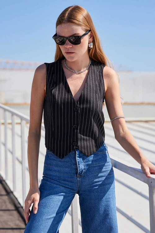 Kadın Siyah Çizgili Düğmeli Astarsız Dokuma Yelek HZL24S-BD167941