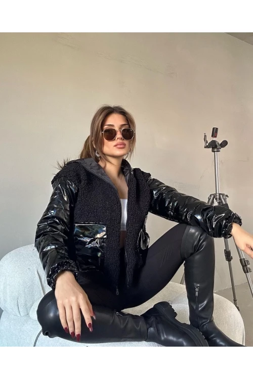 Kadın Siyah Rugan İçi Astarlı Beli Lastikli Kapüşonlu Crop Peluş Mont HZL24W-BRC144441