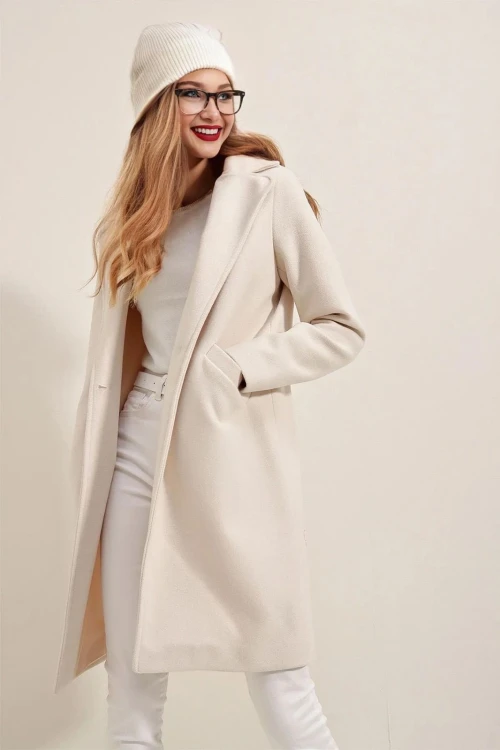 Kadın Açık Krem Tek Düğmeli Çift Cepli Astarlı Şık Kaşe Kaban HZL23W-BD190851