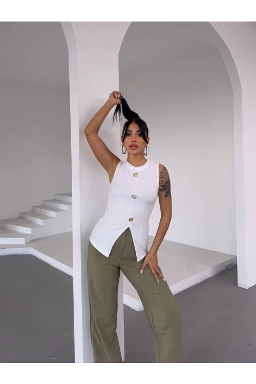 Kadın Beyaz Bisiklet Yaka Düğme Detaylı Ottoman Kumaş Bluz HZL25S-FRY123091