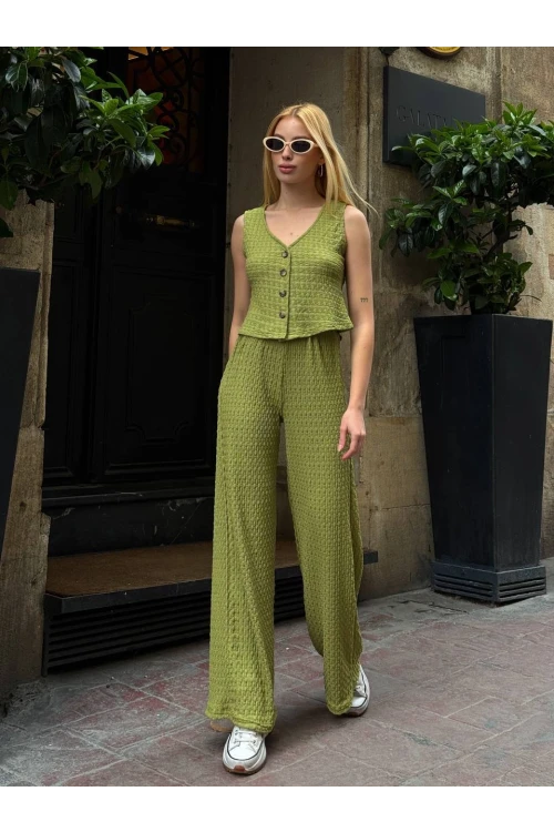 Kadın Fıstık Yeşil Beli Lastilkli Gofre Kumaş Pantolon HZL24S-ZK13261