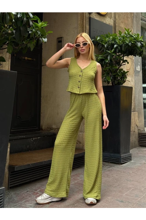 Kadın Fıstık Yeşil Beli Lastilkli Gofre Kumaş Pantolon HZL24S-ZK13261