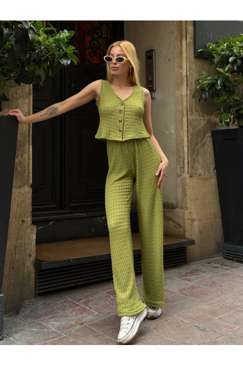 Kadın Fıstık Yeşil Beli Lastilkli Gofre Kumaş Pantolon HZL24S-ZK13261