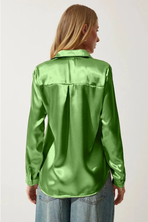 Kadın Fıstık Yeşili Hafif Dökümlü Saten Yüzeyli Gömlek HZL22W-BD139641