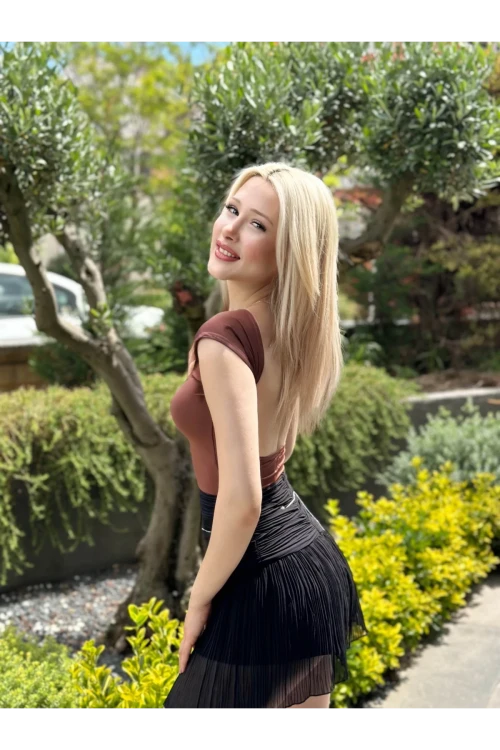 Kadın Kahverengi Sırt Dekolteli Kısa Kollu Bluz HZL24S-ZK10831