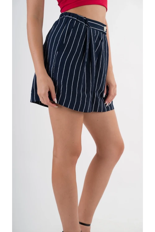 Kadın Lacivert Çizgili  Beli Lastikli Düğme Detaylı Cepli Şort HZL24S-YY277