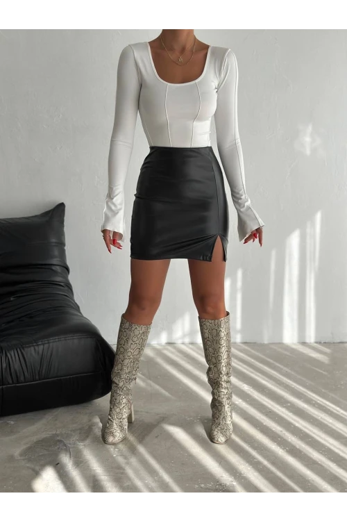 Kadın Siyah Beli Lastikli Yırtmaçlı Mini Etek HZL25W-FRY122421