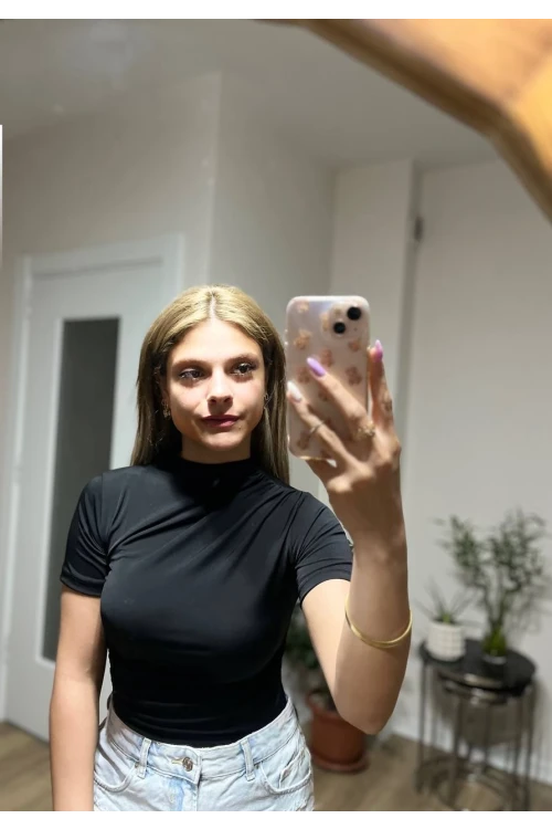 Kadın Siyah Büzgü Detay Yarım Kol Sandy Bluz HZL25S-FRY121741