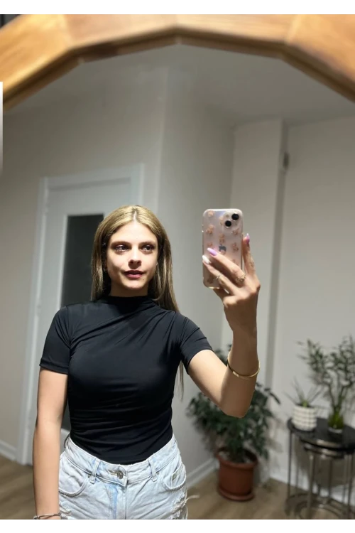 Kadın Siyah Büzgü Detay Yarım Kol Sandy Bluz HZL25S-FRY121741