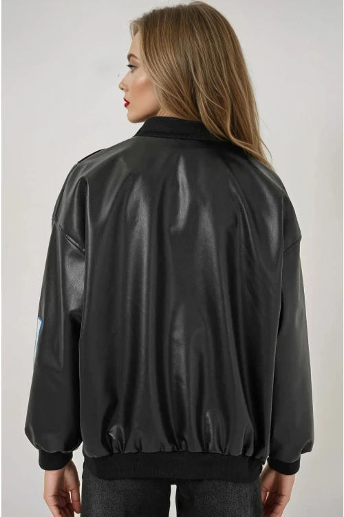 Kadın Siyah Oversize Baskılı Suni Deri Bomber Ceket HZL25W-BD110431