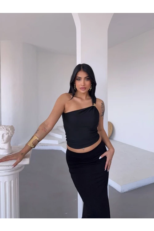 Kadın Siyah Tek Omuz Gold Metal Detaylı Bluz HZL25S-FRY123111